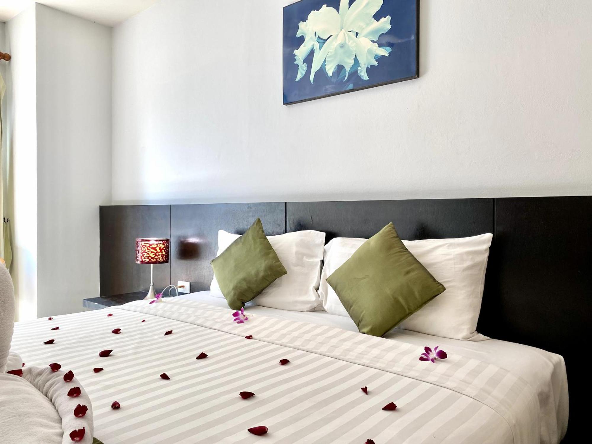 Apk Resort Patong Exterior foto